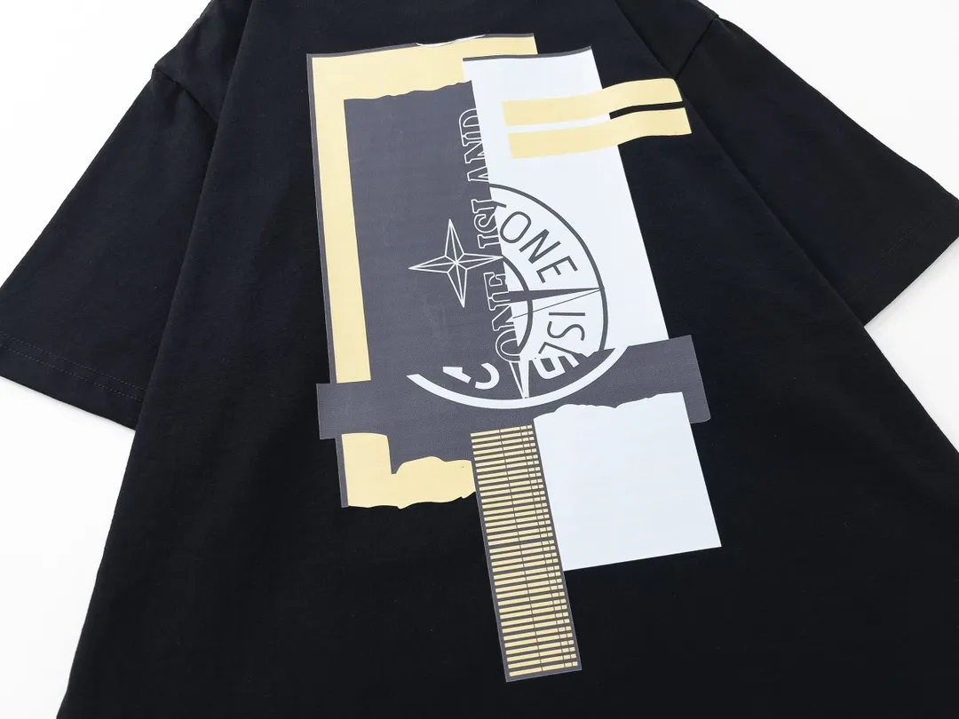 W661#P110💰 [Stone lsland/Stone Island summer patchwork logo printed short-sleeved T-shirt] ⚠️[Original creation with high control of details] - Made of 230g combed cotton 32-count double yarn, soft and comfortable to the touch, sweat-absorbent and breathable. - Simple, basic and versatile style, original single quality, the first choice for couples. - Made in a large factory, four needles and five threads on the shoulder, neat alignment, high quality workmanship. - Same style for men and women, very versatile One piece by hand, the details are clearly visible. Color: Black White Size: M L